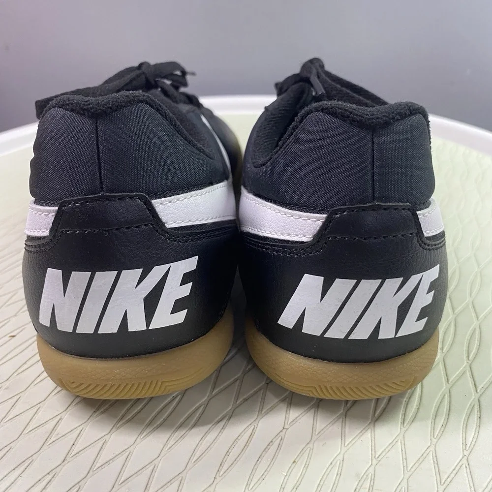 Nike Davinho Mens Soccer Sneakers Shoes Black&White Style 580452-010‎ Sz.8 NWB
